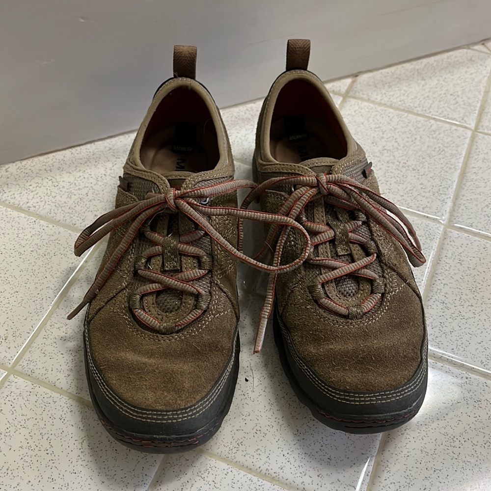Merrell trail walking shoes size 7
